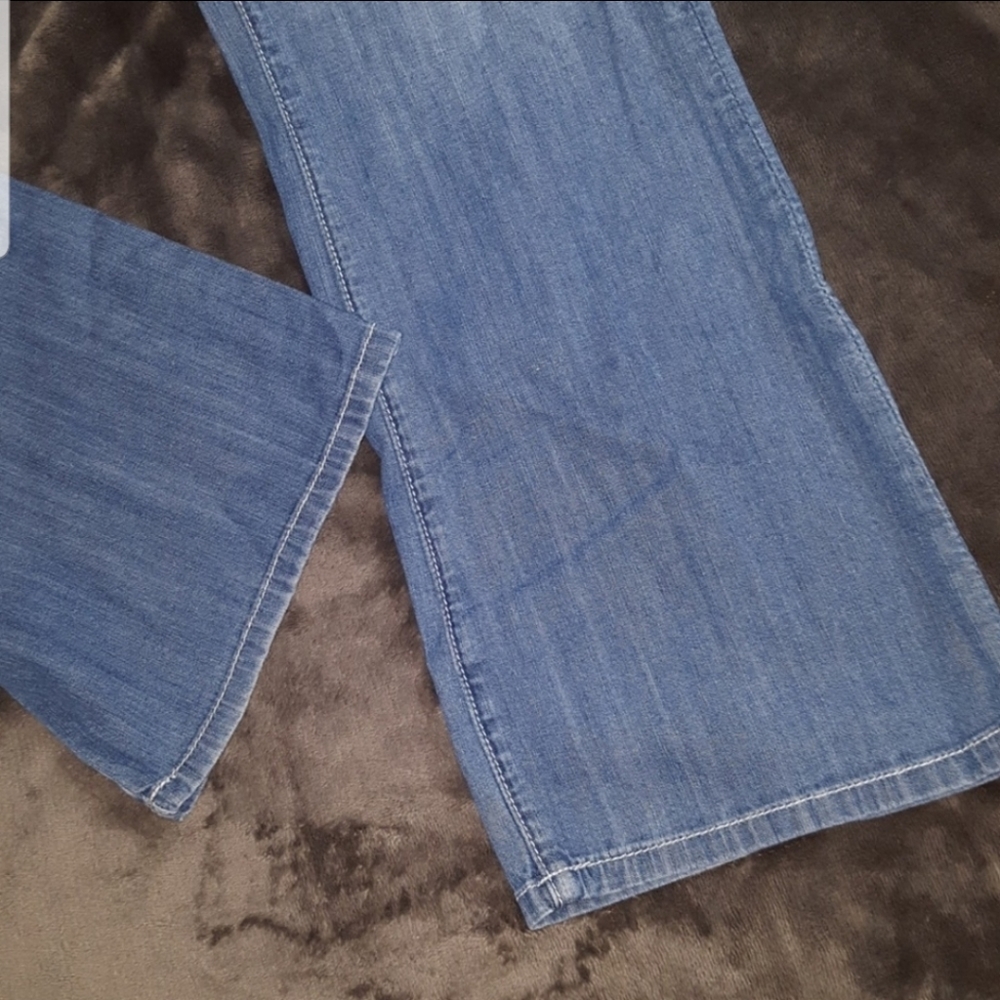 SEVEN7 BOOT CUT JEANS SEXY FIT ~ Medium Wash NEW - Picture 4 of 8